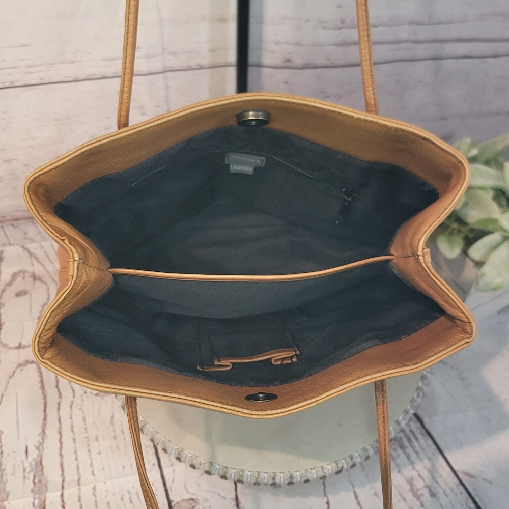 Wilsons Leather Vintage  Elegant Tan Leather Tote Bag - Picture 6 of 9